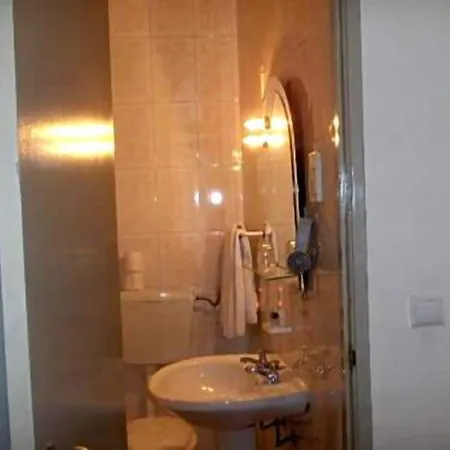 Guest house Residencial Mocambique 2*